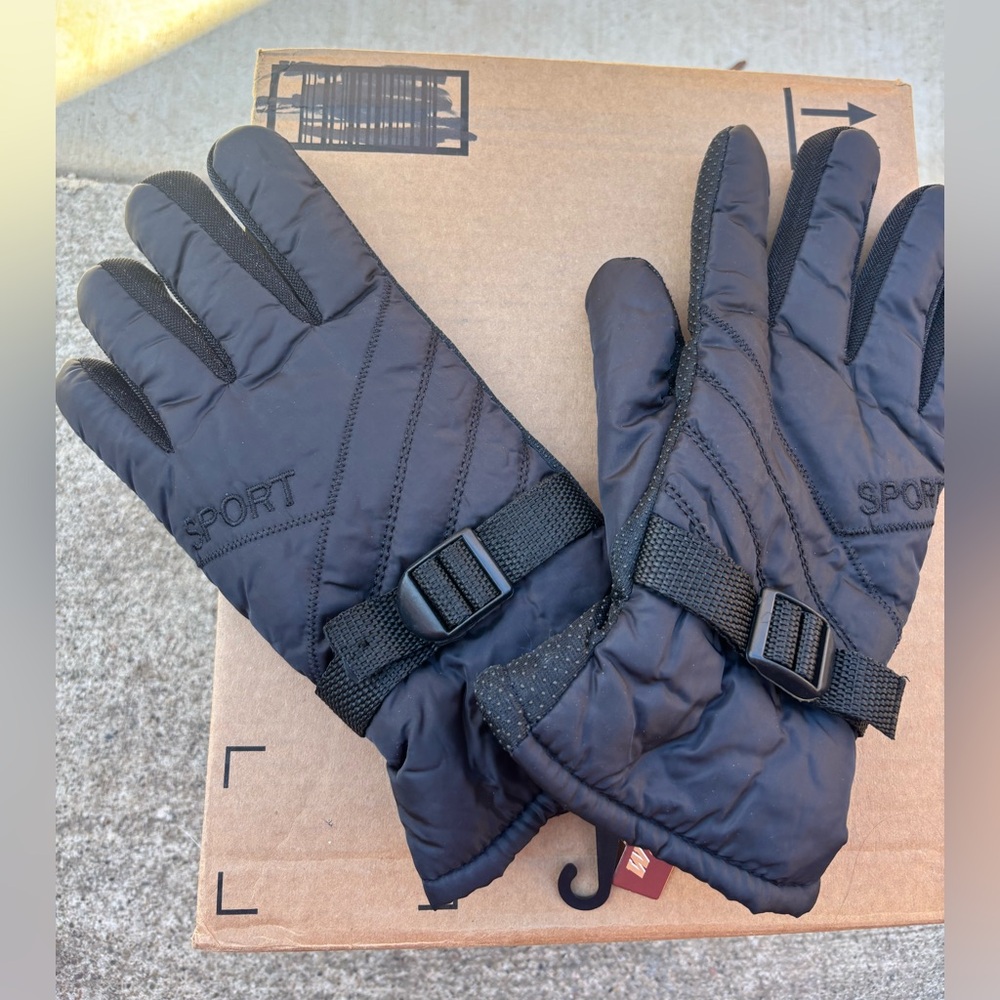 🌈 5 for $10-Ladies gloves, new w/ tags